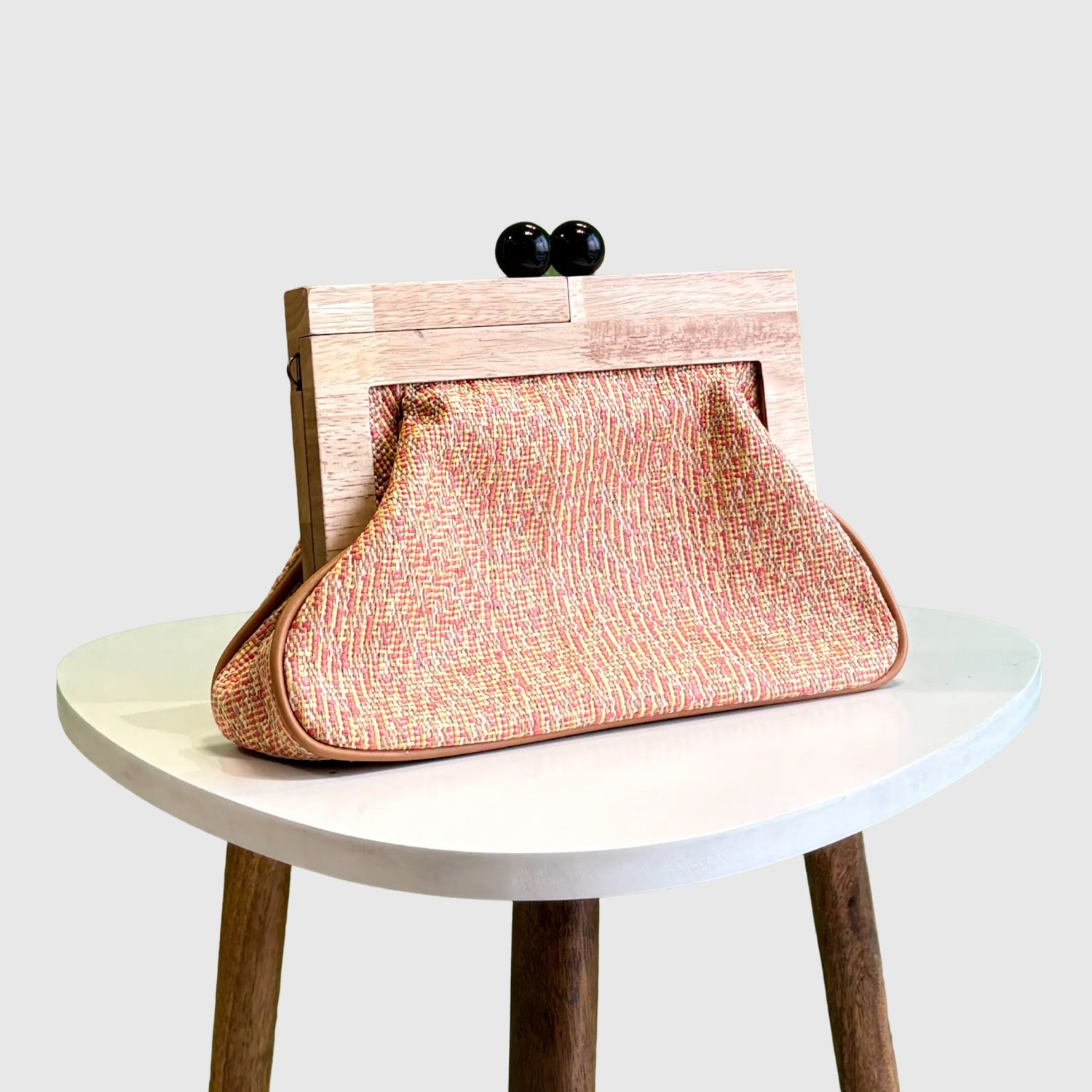 Wooden contour bag