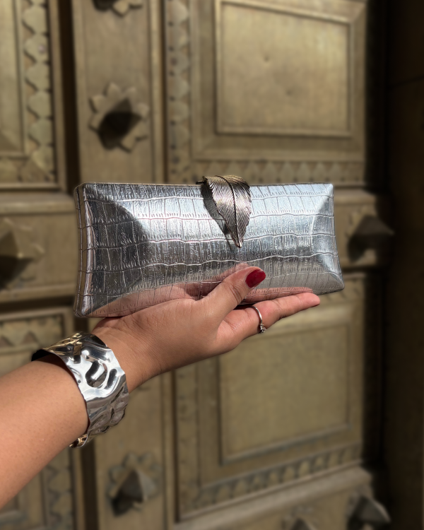 Metal Leaf Clutch