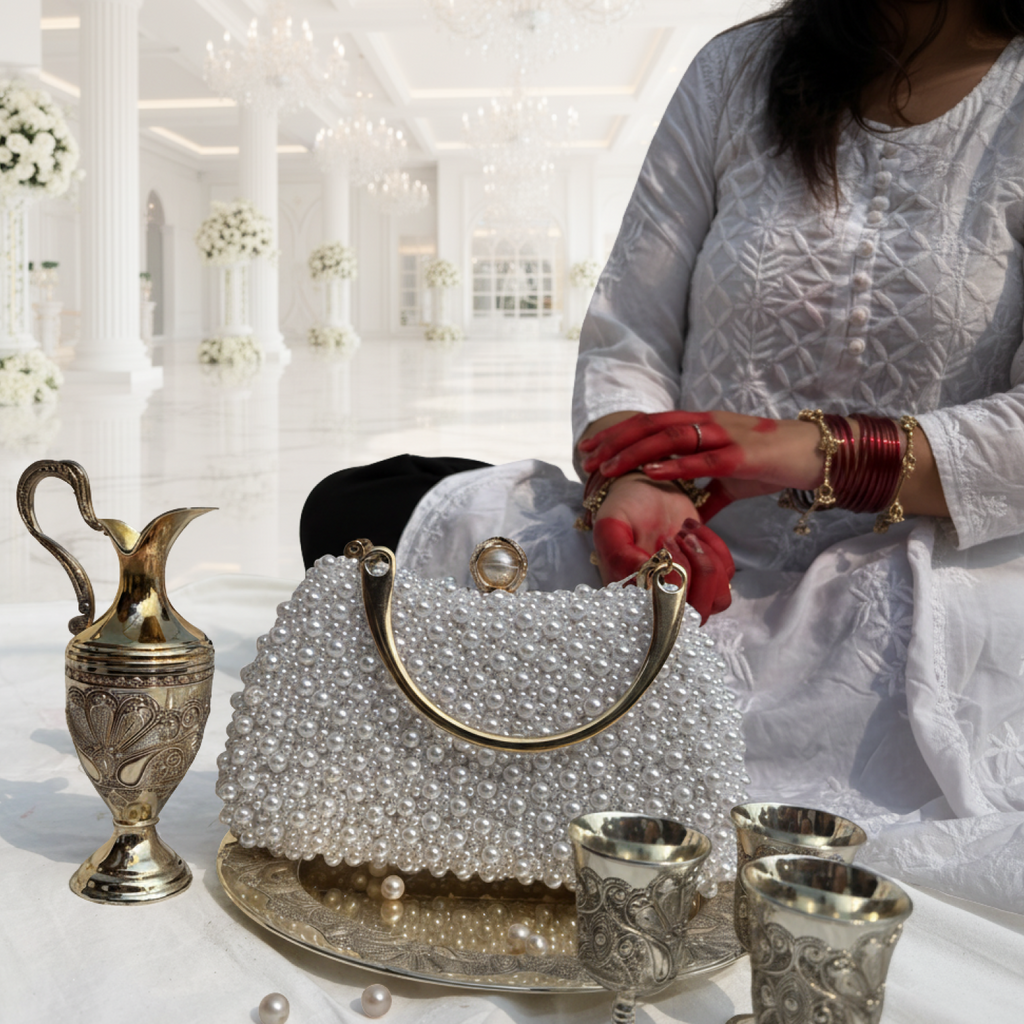 Pearl Box Clutch