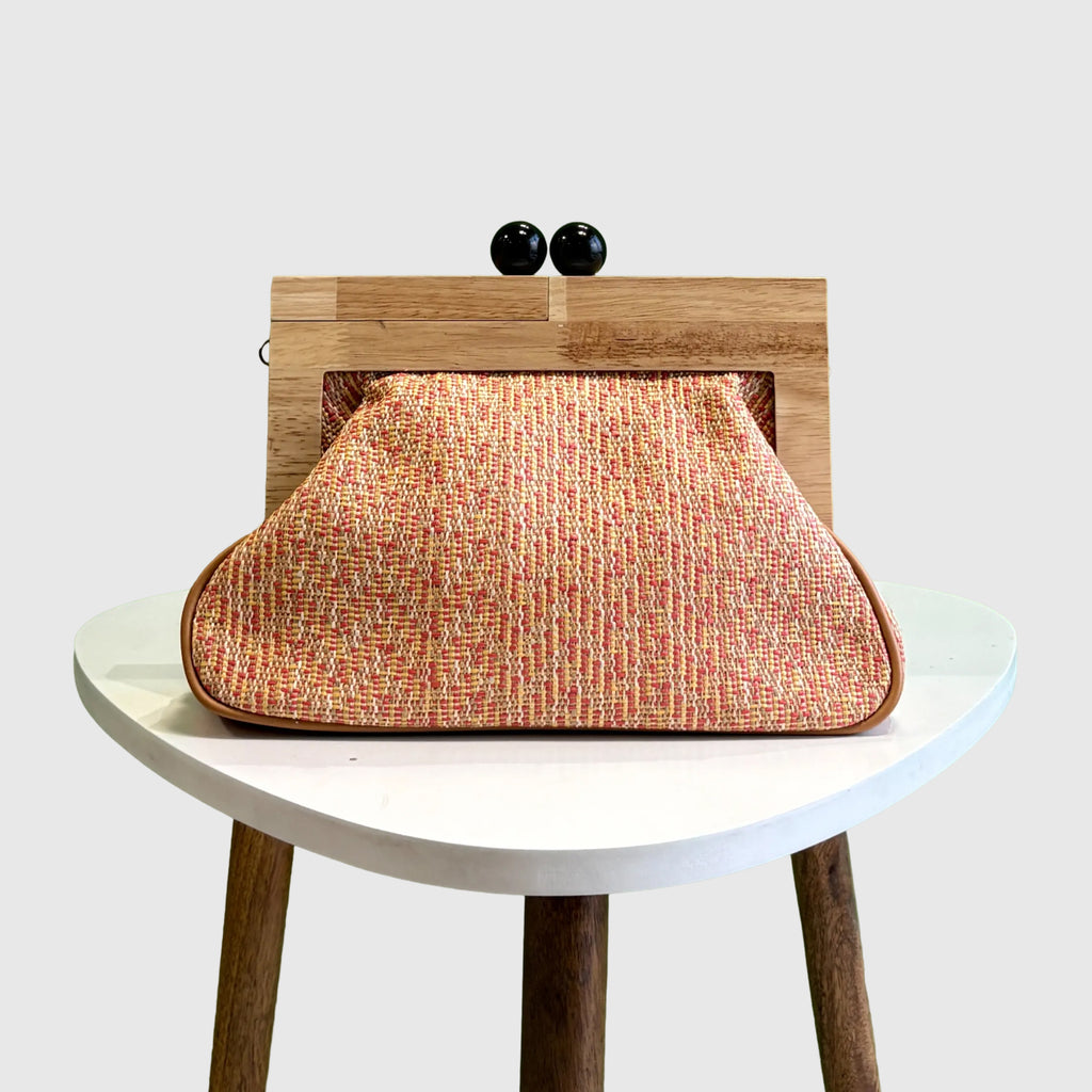 Wooden contour bag