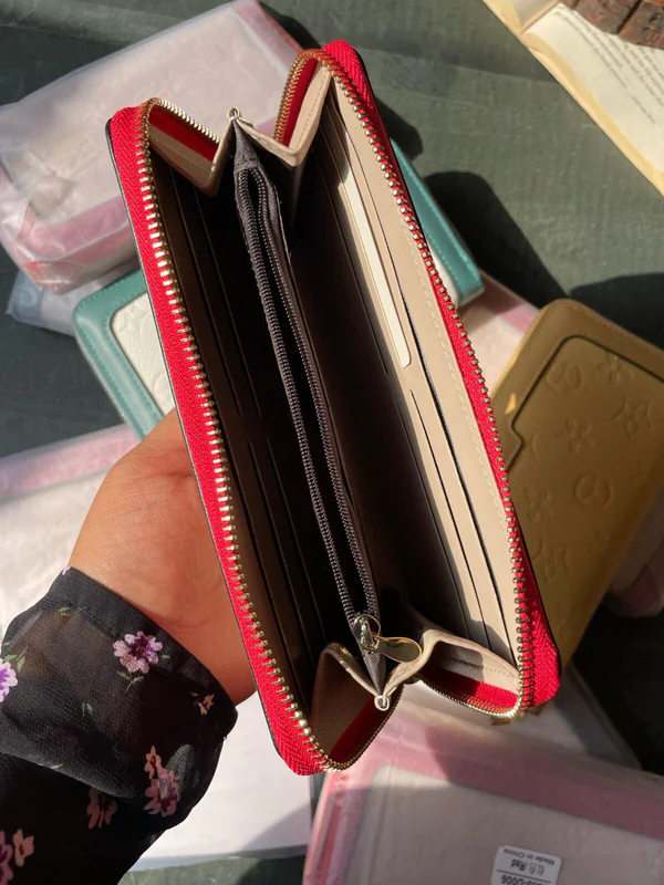 Medium Zipper Wallet